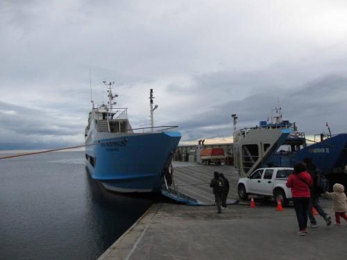 Ferry pour la traversée du détroit de Magellan