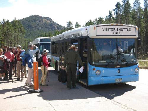 Bus qui fait la navette vers les départs de sentiers de randonnées