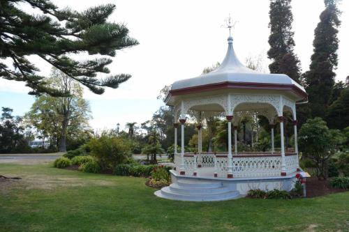 Kiosque à musique dans Government Gardens 