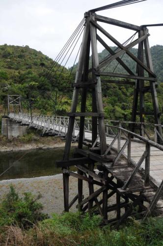 Le pont Tauranga, un des plus anciens ponts suspendus de Nouvelle-Zélande 