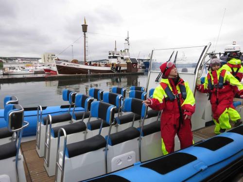 Notre zodiac pour la sortie en mer pour voir les baleines