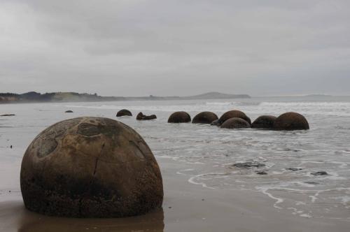 Moeraki boulders