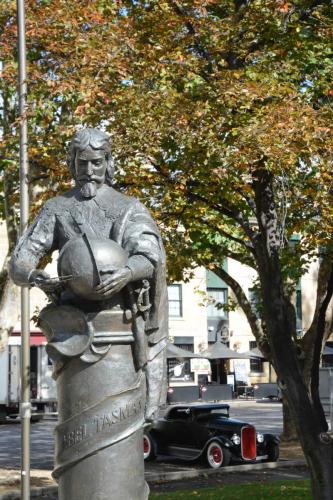 Statue de Abel Tasman, qui fut le premier européen à poser le pied sur le sol de Tasmanie (d'où le nom). 
