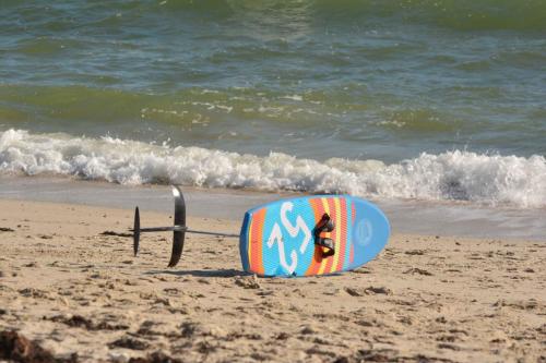 Kitesurf avec foil à Cap Coz