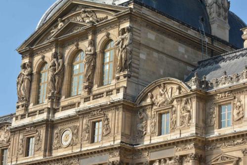 Le Louvre  (aile construite entre 1624 et 1654) par Jacques Lemercier à la demande de Louis XIII