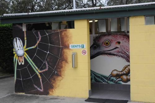 Entrée des sanitaires hommes