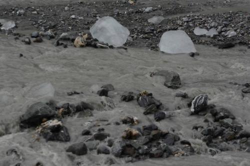 Glaçons qui se sont détachés du glacier Fox 