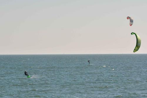 Kitesurf avec foil à Cap Coz