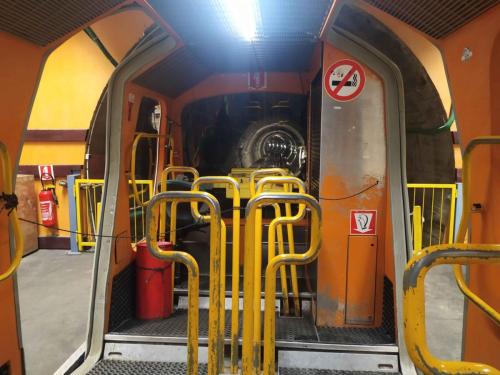 Funiculaire pour monter de 3200 à 3400 m