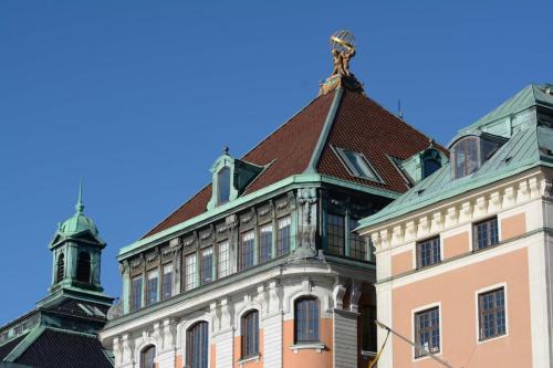 Palais royal (reconstruit début 18ème siècle) et Storkyrkan