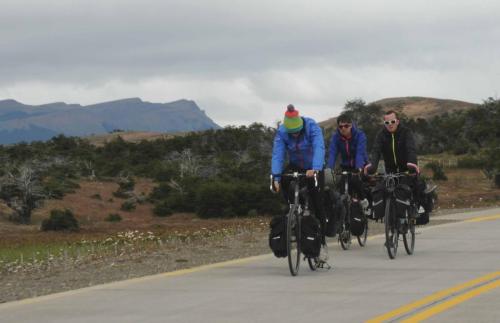 Ils ont du courage, car avec le vent constant de Patagonie, cela doit être dur 