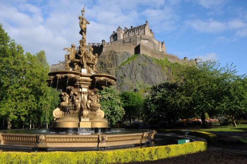 Le château vu des jardins de Princes Street