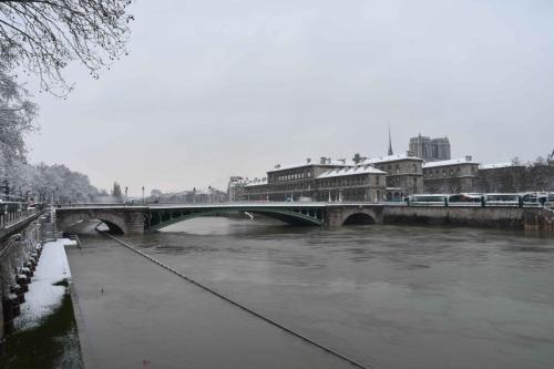 Pont Notre-Dame-Ile de la Cite
