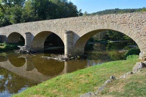 Pont sur l'Allier à Lavaudieu (Haute-Loire)