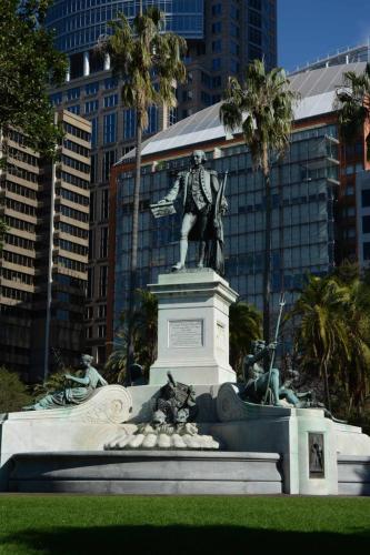 Jardin botanique royal - Statue de Arthur Phillip, premier gouverneur des Nouvelles-Galles-du-sud (1788-1792)