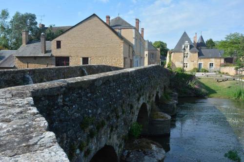 Asnières-sur-Vègre (Sarthe)