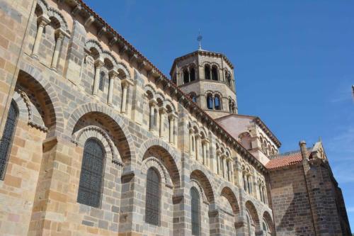 Abbatiale romane Saint -Austremoine XIIème siècle