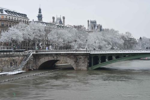 Pont Notre-Dame - Hotel de Ville