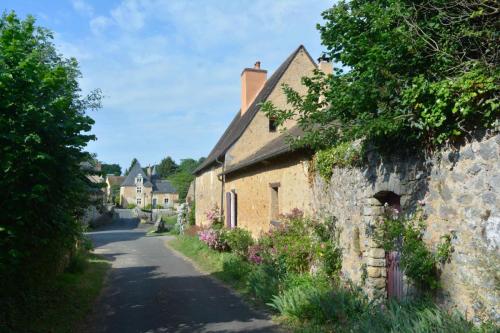 Asnières-sur-Vègre (Sarthe)