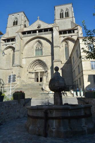 Abbatiale Saint-Robert XIVème siècle
