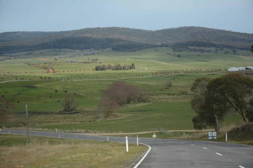 Immense ferme dans les pré-Alpes