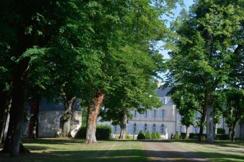 Asnières-sur-Vègre (Sarthe)