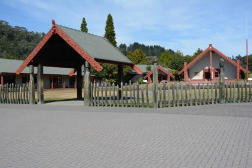 Maison communale Maori (Marae) - interdit aux non-maoris car lieu sacré 