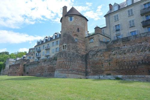 Enceinte romaine, tour des Pans-de-Gorron et tour Madelaine, IIIe siècle