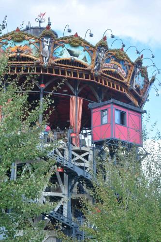 Le carrousel des mondes marins