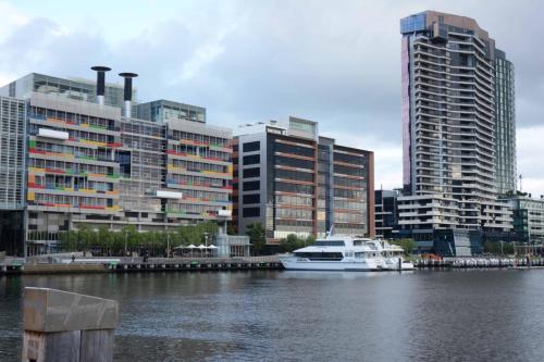 Quartier tout neuf de Victoria Harbour