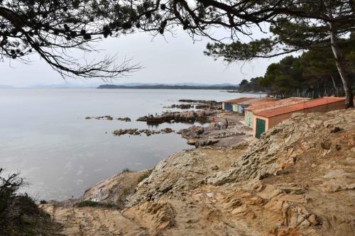Près de la plage de Brégançon