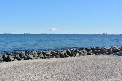 Bateaux en attente pour entrer dans la mer Baltique