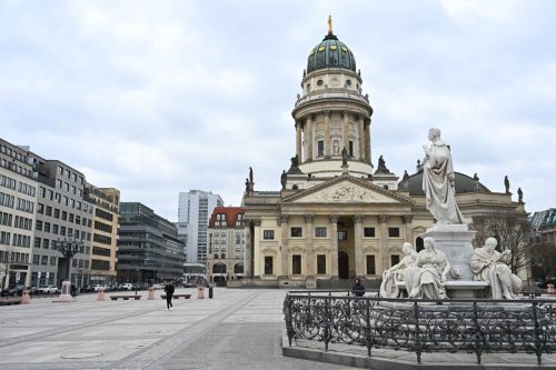Monument Schiller et Nouvelle église
