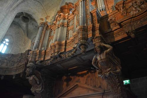 Orgue de l'abbatiale Saint-Robert