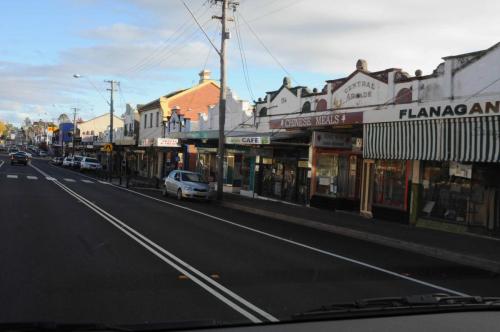 Centre-ville de Tenterfield, typique des petites villes de campagne