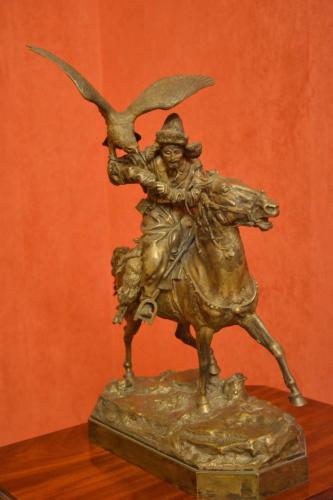 Chasseur Kirghize de berkut, sculpture de Evgueni Lanceray