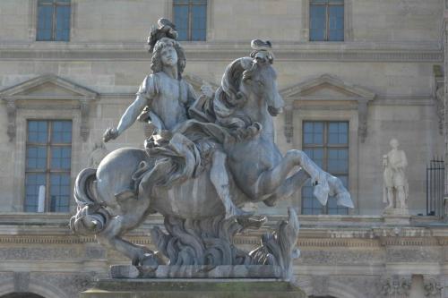 Le Louvre (Statue de Louis XIV)