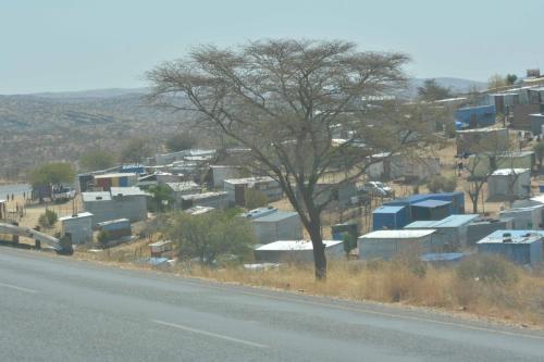Sur la C28, à la sortie de Windhoek, en direction de Daan Viljoen