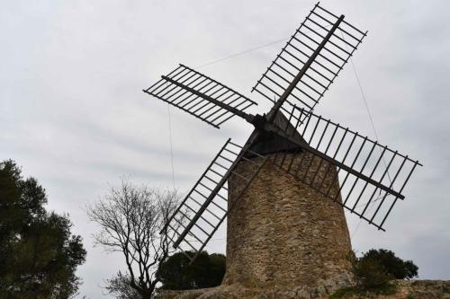 Moulin Saint-Roch (Grimaud)