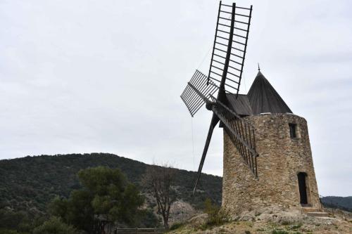 Moulin Saint-Roch (Grimaud)