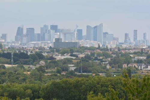Quartier de la Défense depuis la terrasse du Château de Saint-Germain-en-Laye