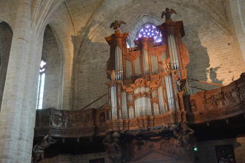 Orgue de l'abbatiale Saint-Robert