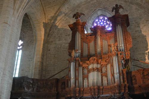 Orgue de l'abbatiale Saint-Robert