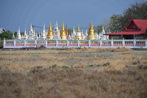 Wat Khomnaram (Khomnaram Temple)