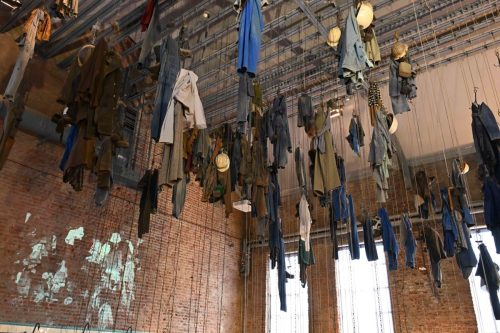 Salle des pendus, vestiaires et douches des mineurs