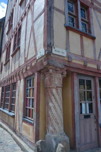 Maison du Pilier-Rouge     XVIe siècle