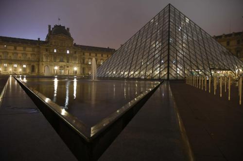 Pyramide du Louvre - 30 décembre 2016