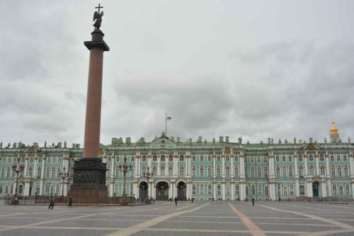 Colonne d'Alexandre, Palais de l'Ermitage