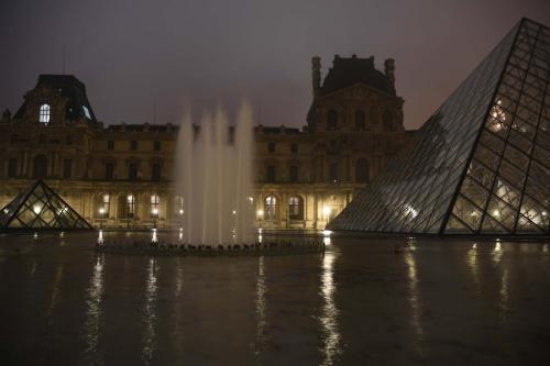 Pyramide du Louvre - 30 décembre 2016