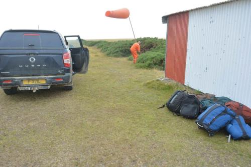 Aérodrome de Darwin-Goose Green, montage de la manche à air.